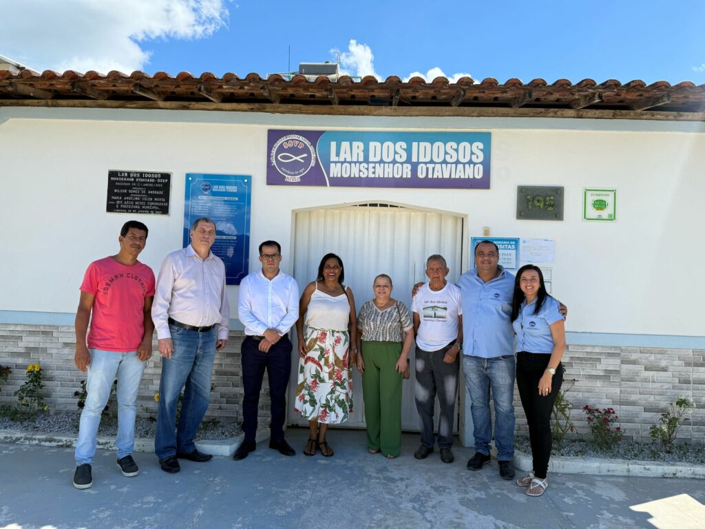 Defensor público e servidor palestram sobre direitos das pessoas idosas, no município de Ladainha  1