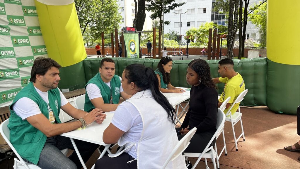 Coordenador da CEPIPED presta atendimento, ministra palestras e recebe homenagem no mês de conscientização sobre o autismo  1